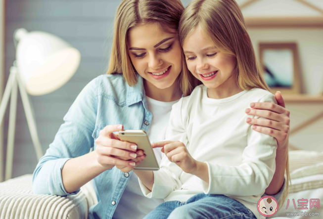 孩子沉迷手機不學習怎么辦 沉迷手機防治網癮攻略 孩子沉迷手機不學習怎么辦 沉迷手機防治網癮攻略