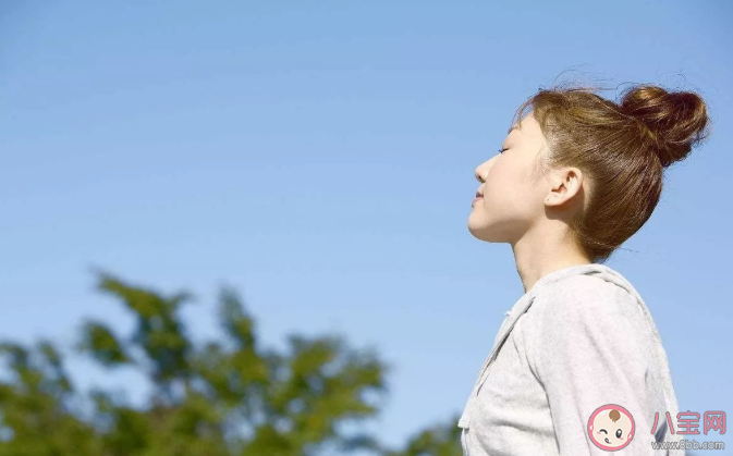 人為什么會(huì)打嗝 打嗝停不下來(lái)有什么好方法停止打嗝