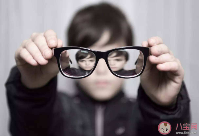 近視度數(shù)不斷增加或致盲是真的嗎 近視帶來4種可怕的繼發(fā)病 近視度數(shù)不斷增加或致盲是真的嗎 近視帶來4種可怕的繼發(fā)病