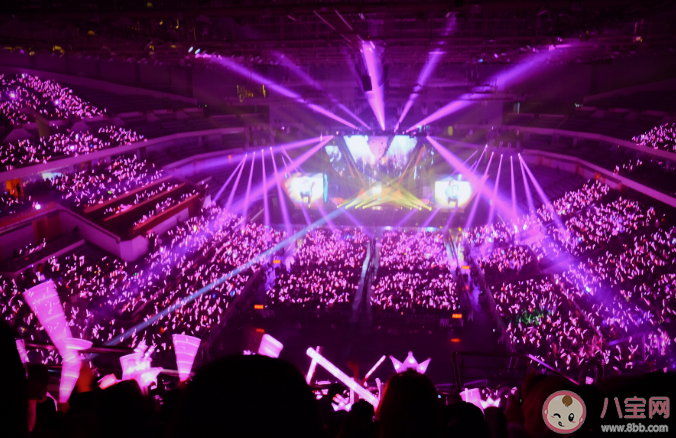 委員認(rèn)為明星后援會應(yīng)依法登記 明星粉絲后援會是干什么的