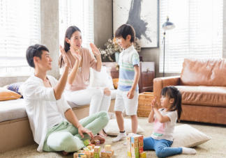 父母情商低會(huì)影響孩子嗎 哪些低情商行為會(huì)傷害孩子