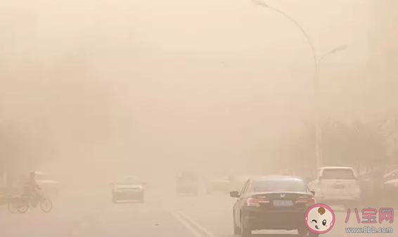 沙塵暴和霧霾哪個危害更大 沙塵暴和霧霾的區(qū)別