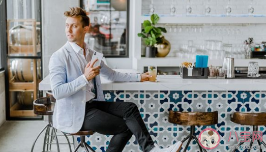 女人應(yīng)該怎么撩中年男人 和中年男人戀愛的小技巧