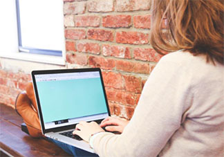 老板和員工之間會有真的感情嗎 如何處理與老板的關系