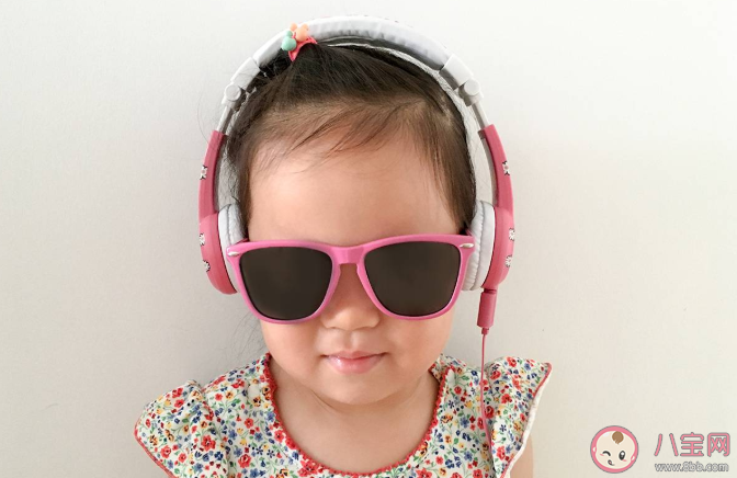 孩子多大能戴耳機 孩子戴耳機注意事項