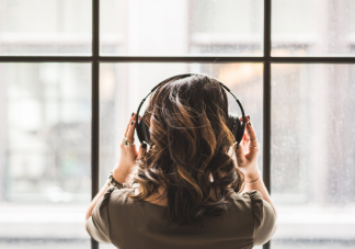 孩子多大能戴耳機 孩子戴耳機注意事項