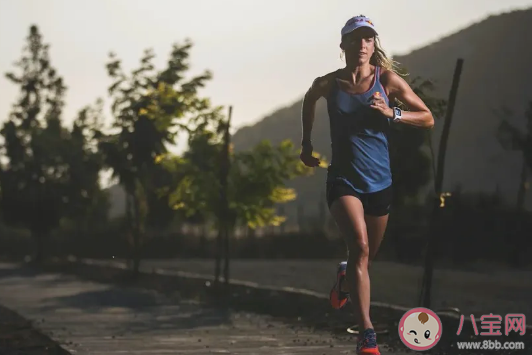 跑步和跳繩哪個減肥效果更好 跑步和跳繩減脂效果對比