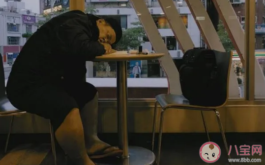 年輕人經常熬夜的原因是什么 熬夜給生活帶來的變化 年輕人經常熬夜的原因是什么 熬夜給生活帶來的變化