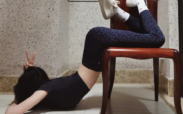 漫畫腰是腰椎過(guò)伸嗎 腰椎過(guò)伸有哪些危害