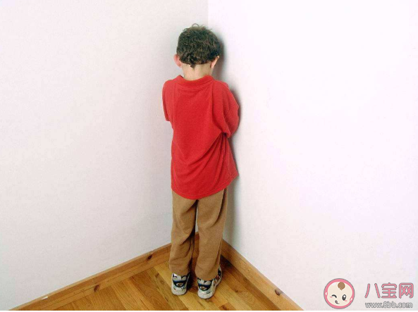 寶寶犯錯面壁思過有用嗎 讓孩子面壁思過要注意什么
