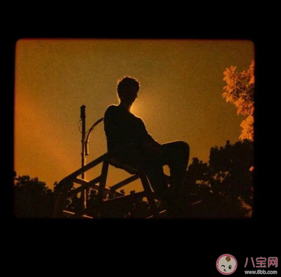 諷刺性極強的文案扎心句子 諷刺性極強的現實扎心說說句子 諷刺性極強的文案扎心句子 諷刺性極強的現實扎心說說句子