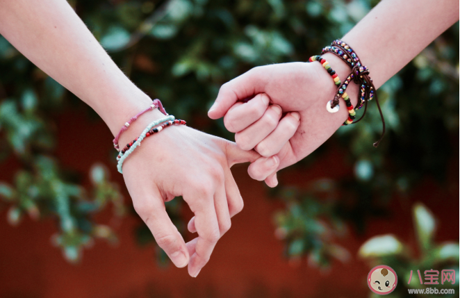 逐漸疏遠(yuǎn)的友情該挽回嗎 要維持深厚的友誼要滿(mǎn)足什么要素 逐漸疏遠(yuǎn)的友情該挽回嗎 要維持深厚的友誼要滿(mǎn)足什么要素