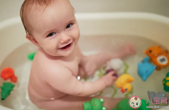 寶寶多大可以用洗發水沐浴露 剛出生的寶寶可以用嗎