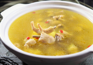 產(chǎn)后催乳要馬上喝雞湯嗎 ?產(chǎn)后什么時候喝雞湯比較喝