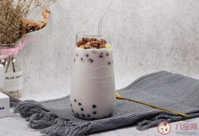 寶寶幾歲可以喝奶茶 小孩喝奶茶對身體有什么壞處 寶寶幾歲可以喝奶茶 小孩喝奶茶對身體有什么壞處