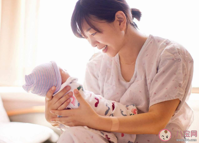 正確的抱娃姿勢是怎樣的 不同年齡段抱娃多長時間