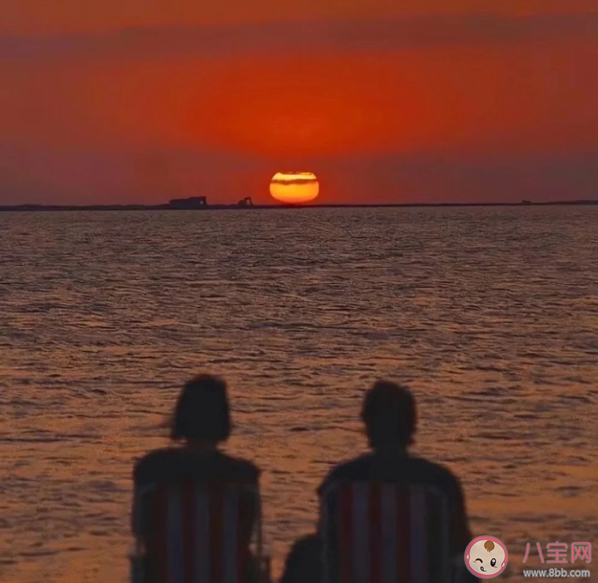 有哪些關于人間清醒的文案句子 形容人間清醒現實文案配圖說說