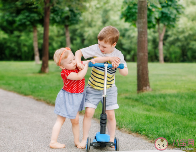 孩子為什么會打人 寶寶打人父母怎么教育引導