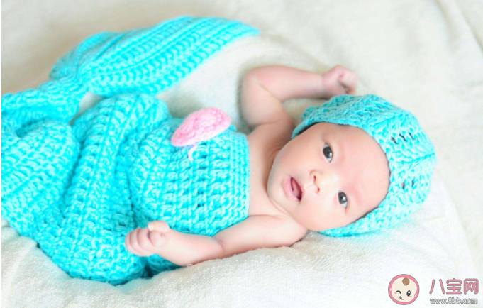 ?在家給寶寶拍滿月照準備哪些道具 怎么在家給寶寶拍滿月照