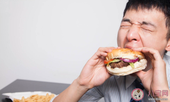 小伙忙工作饑一頓飽一頓患胃癌是怎么回事 吃飯饑一頓飽一頓有什么危害