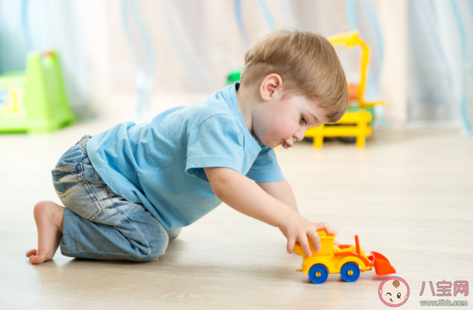 孩子喜歡自言自語正常嗎 孩子自言自語怎么辦