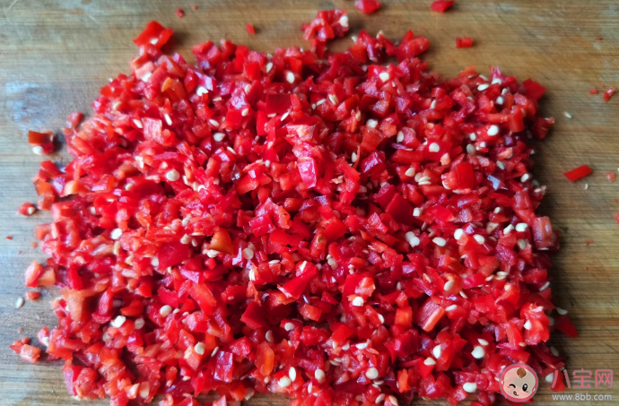 切辣椒不小心辣到手怎么辦 怎么切辣椒不辣手 切辣椒不小心辣到手怎么辦 怎么切辣椒不辣手