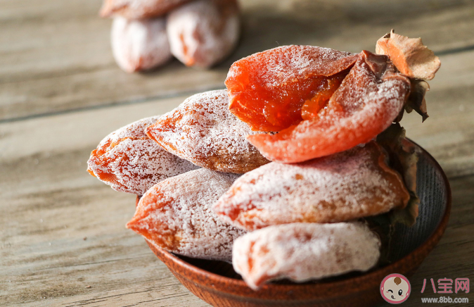 柿餅表面上一層白白的霜是什么 柿餅上的白霜越多越好嗎 柿餅表面上一層白白的霜是什么 柿餅上的白霜越多越好嗎