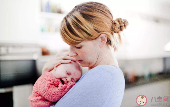 為什么嬰兒被抱起來后就不哭了 真的不能一哭就抱嗎