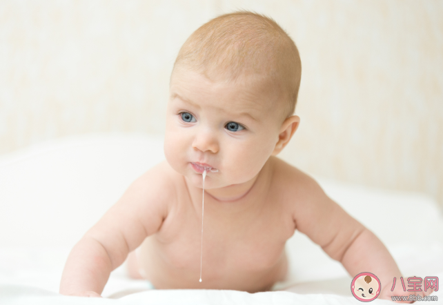 什么吐奶是不正常的 寶寶吐奶怎么處理