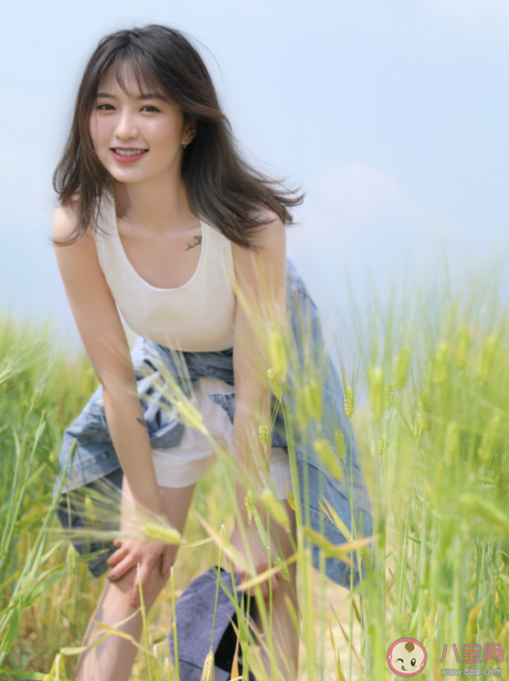 拍照不會(huì)擺姿勢(shì)表情不好怎么辦 拍照簡(jiǎn)單姿勢(shì)介紹