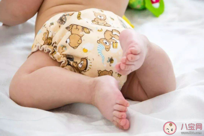 寶寶穿三角還是平角內(nèi)褲好 寶寶不適應(yīng)穿內(nèi)褲怎么辦
