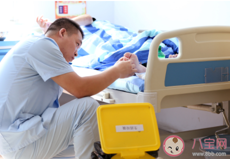 甲溝炎是怎樣造成的 為什么會得甲溝炎