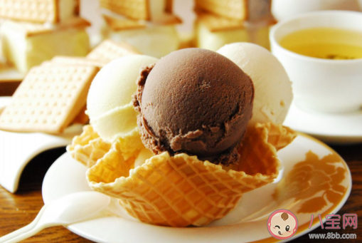 冰淇淋吃太快就頭疼是怎么回事 習慣性偏頭痛更容易冰淇淋偏頭痛嗎 冰淇淋吃太快就頭疼是怎么回事 習慣性偏頭痛更容易冰淇淋偏頭痛嗎