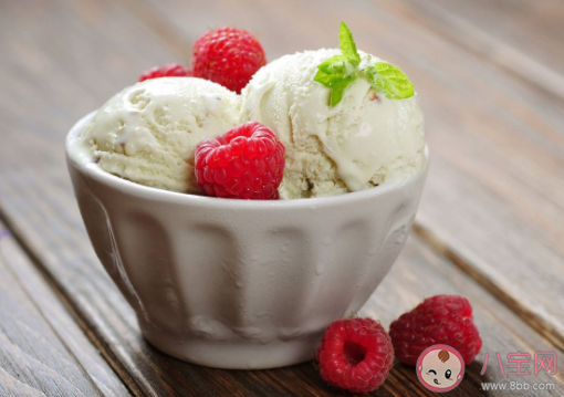 冰淇淋吃太快就頭疼是怎么回事 習慣性偏頭痛更容易冰淇淋偏頭痛嗎 冰淇淋吃太快就頭疼是怎么回事 習慣性偏頭痛更容易冰淇淋偏頭痛嗎