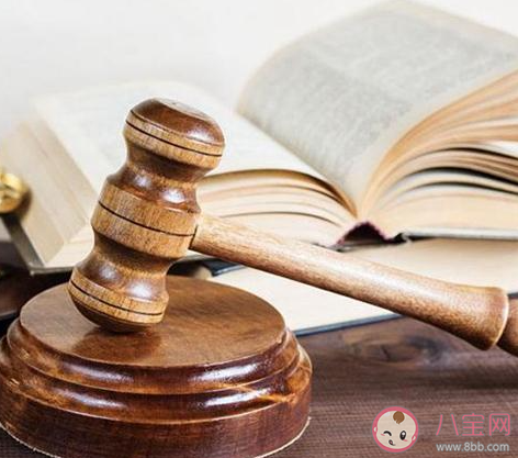 長(zhǎng)沙一律所因收費(fèi)過(guò)低被警告處分 一般律師的收費(fèi)標(biāo)準(zhǔn)是什么 長(zhǎng)沙一律所因收費(fèi)過(guò)低被警告處分 一般律師的收費(fèi)標(biāo)準(zhǔn)是什么