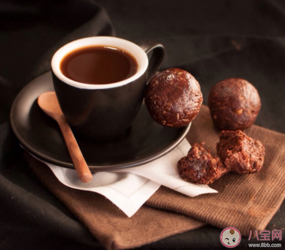 咖啡因攝入過多可能會增加青光眼的患病風險嗎 攝入多少咖啡因才會過量 咖啡因攝入過多可能會增加青光眼的患病風險嗎 攝入多少咖啡因才會過量