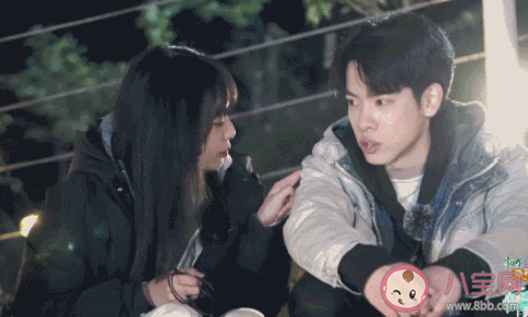 在感情中主動的一方是不是輸了 女生喜歡一個人要不要太主動 在感情中主動的一方是不是輸了 女生喜歡一個人要不要太主動