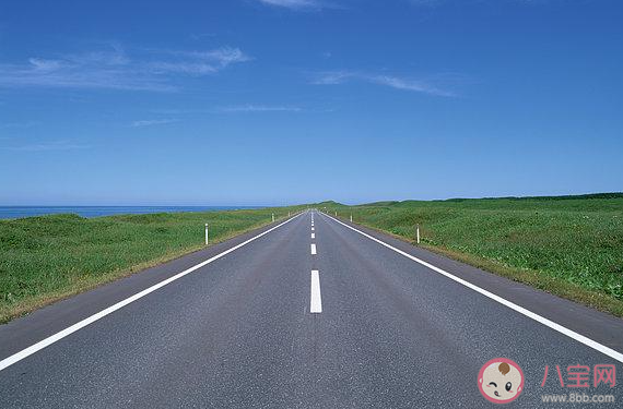 我們穿過慢速公路吹過金黃色臉頰是什么歌 《慢速公路》完整版歌詞在線聽歌