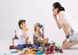 0—5歲兒童社交規律是怎樣的 怎么培養孩子的社交技能