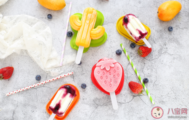 冰箱里放了大半年的冷飲還能吃嗎 吃冷飲太涼了對身體不好嗎 冰箱里放了大半年的冷飲還能吃嗎 吃冷飲太涼了對身體不好嗎