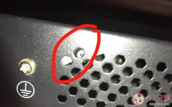 怎樣判斷賓館里是否被安裝攝像頭 哪些物品最容易被偽裝成偷拍設備