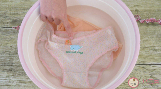 孩子內褲經常濕一片正常嗎 孩子喜歡憋尿該怎么引導