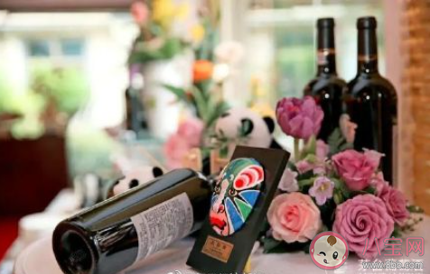 茅臺(tái)葡萄酒一盒3299元是怎么回事 茅臺(tái)葡萄酒怎么儲(chǔ)存 茅臺(tái)葡萄酒一盒3299元是怎么回事 茅臺(tái)葡萄酒怎么儲(chǔ)存