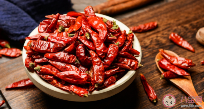吃辣椒有助于減肥嗎 吃辣出汗越多熱量消耗越多嗎 吃辣椒有助于減肥嗎 吃辣出汗越多熱量消耗越多嗎