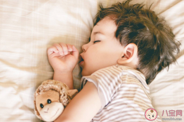 晚安小故事《我可以自己睡覺(jué)》 怎么讓孩子一個(gè)人乖乖睡覺(jué)