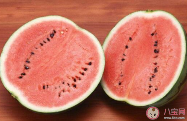 西瓜切開后表層變酸切掉一層還能繼續吃嗎 螞蟻莊園7月4日答案 西瓜切開后表層變酸切掉一層還能繼續吃嗎 螞蟻莊園7月4日答案