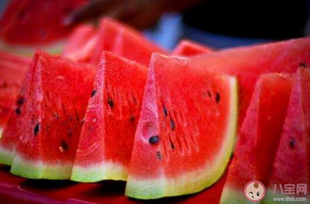 西瓜切開后表層變酸切掉一層還能繼續吃嗎 螞蟻莊園7月4日答案 西瓜切開后表層變酸切掉一層還能繼續吃嗎 螞蟻莊園7月4日答案