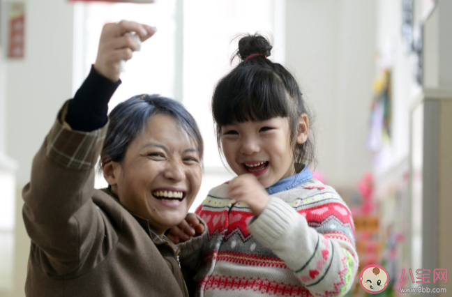 輪班式帶娃的好處弊端是什么 什么家庭不適合倒班式帶娃