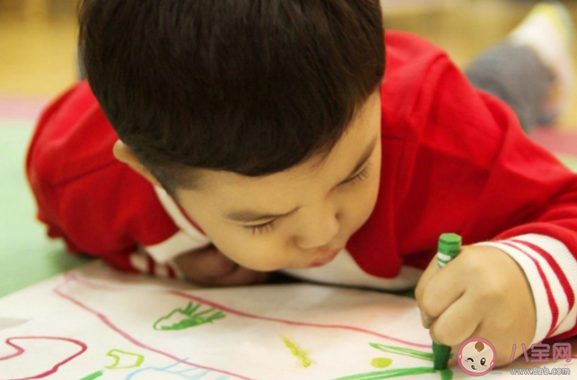 孩子畫畫畫的不像怎么辦 孩子為什么突然不愿意畫畫了 孩子畫畫畫的不像怎么辦 孩子為什么突然不愿意畫畫了