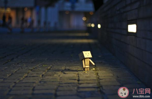 適合學生黨的傷感文字說說 學生黨虐心傷感文案大全